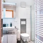 Fairflats: Kueche, Balkon, Arbeitsplatz, Aufzug