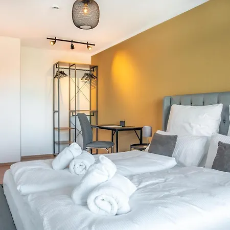 Daire Fairflats: Kueche, Balkon, Arbeitsplatz, Aufzug